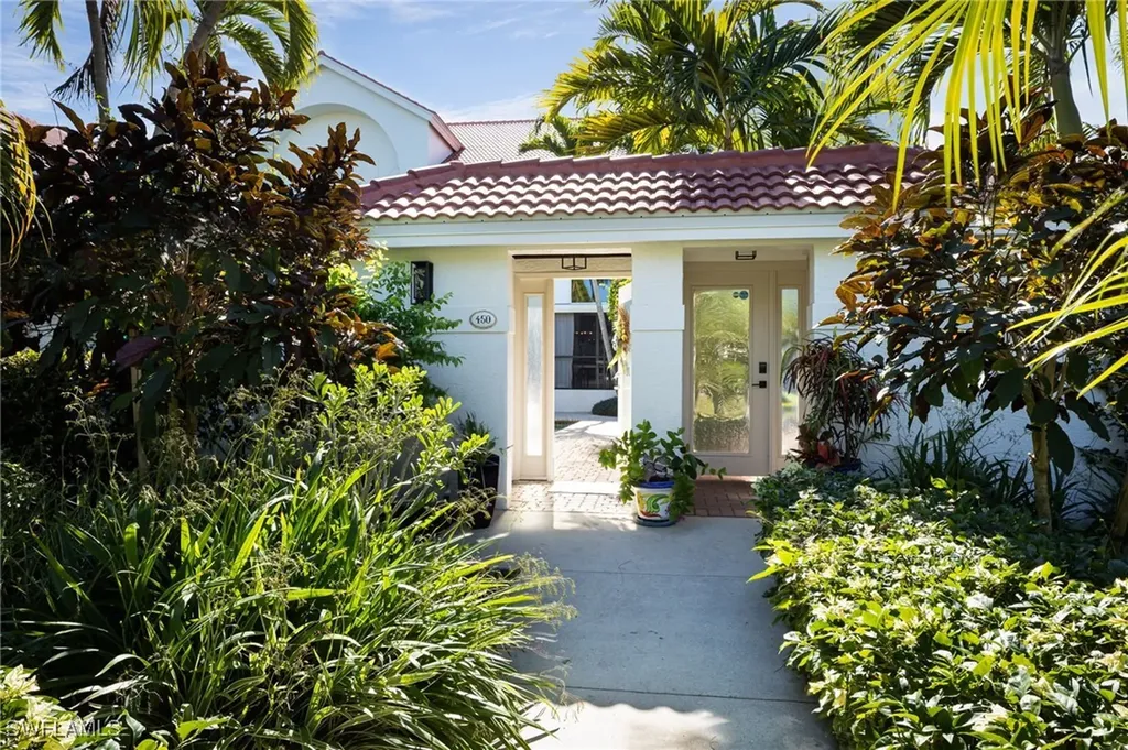 450 10th Avenue S Naples FL 34102