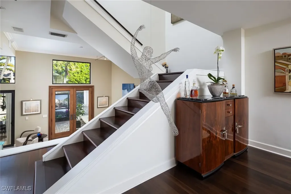 450 10th Avenue S Naples FL 34102