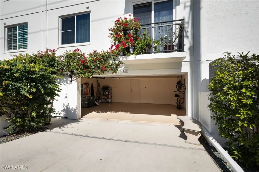 450 10th Avenue S Naples FL 34102