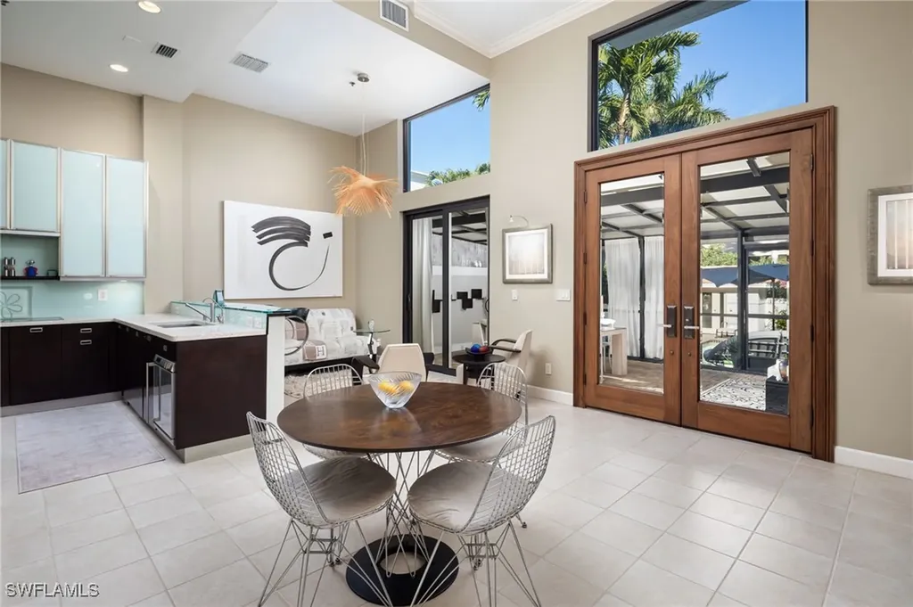 450 10th Avenue S Naples FL 34102