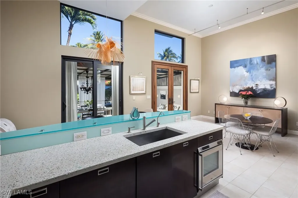 450 10th Avenue S Naples FL 34102