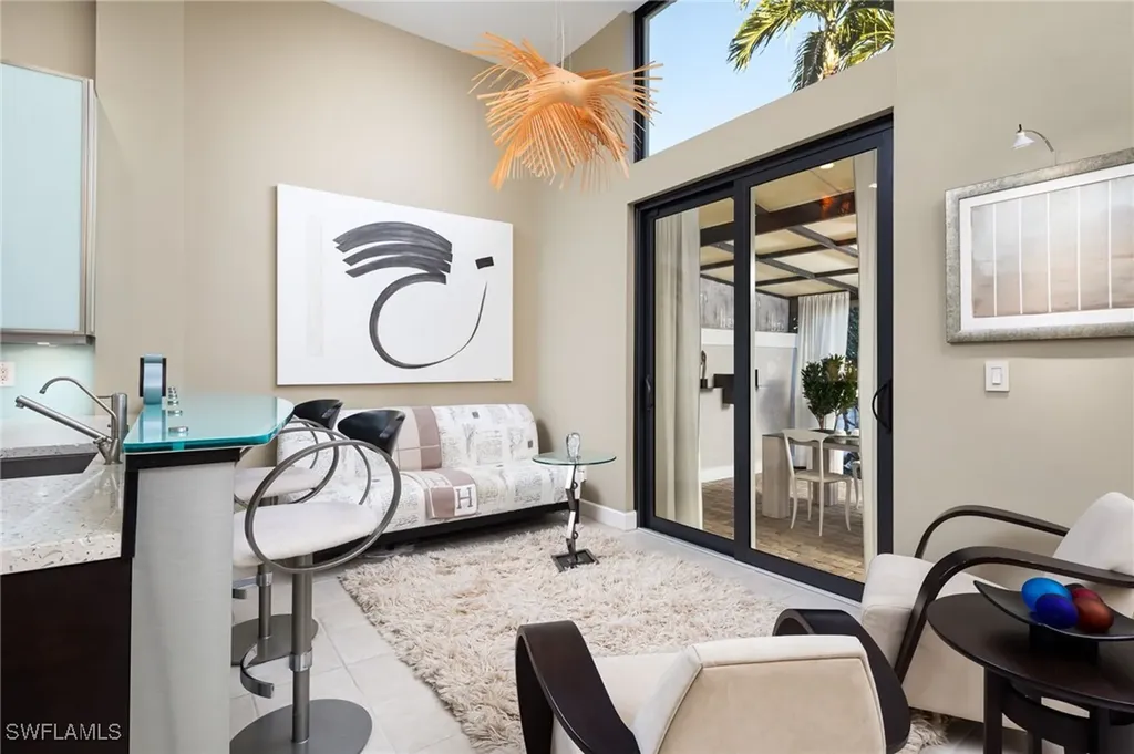 450 10th Avenue S Naples FL 34102