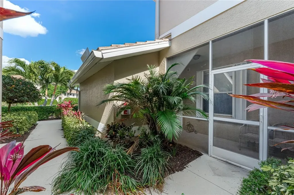 817 Carrick Bend Circle Naples FL 34110