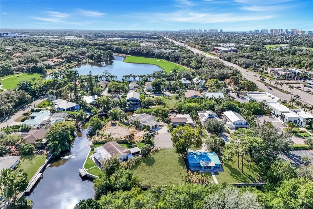 59 River Court Naples FL 34110