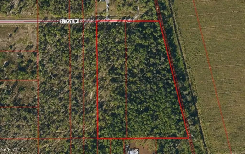 4720 6th Avenue NE Naples FL 34120