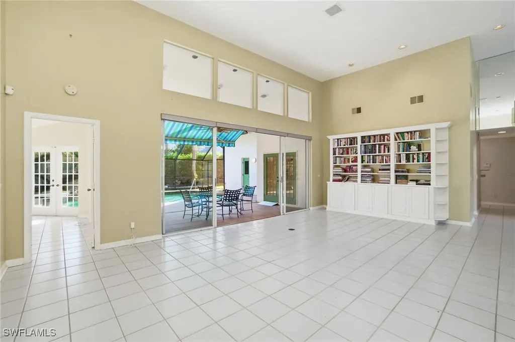 716 Pitch Apple Lane Naples FL 34108
