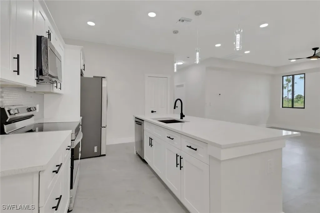 4503 15th Street SW Lehigh Acres FL 33973