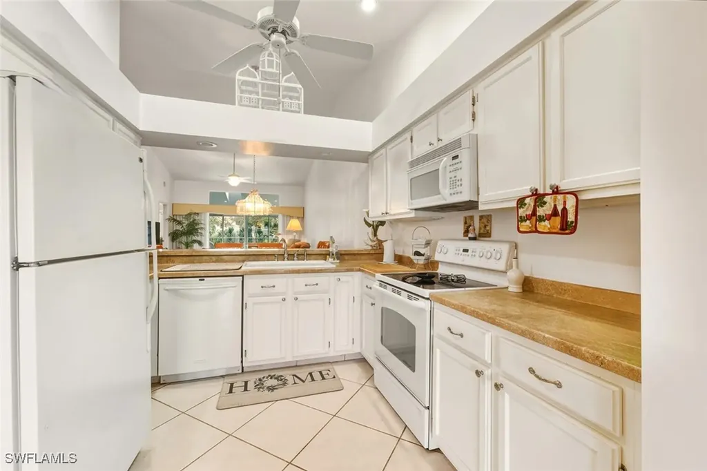 470 Country Hollow Court Naples FL 34104