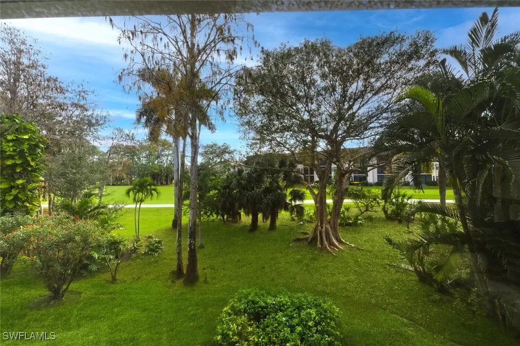 470 Country Hollow Court Naples FL 34104