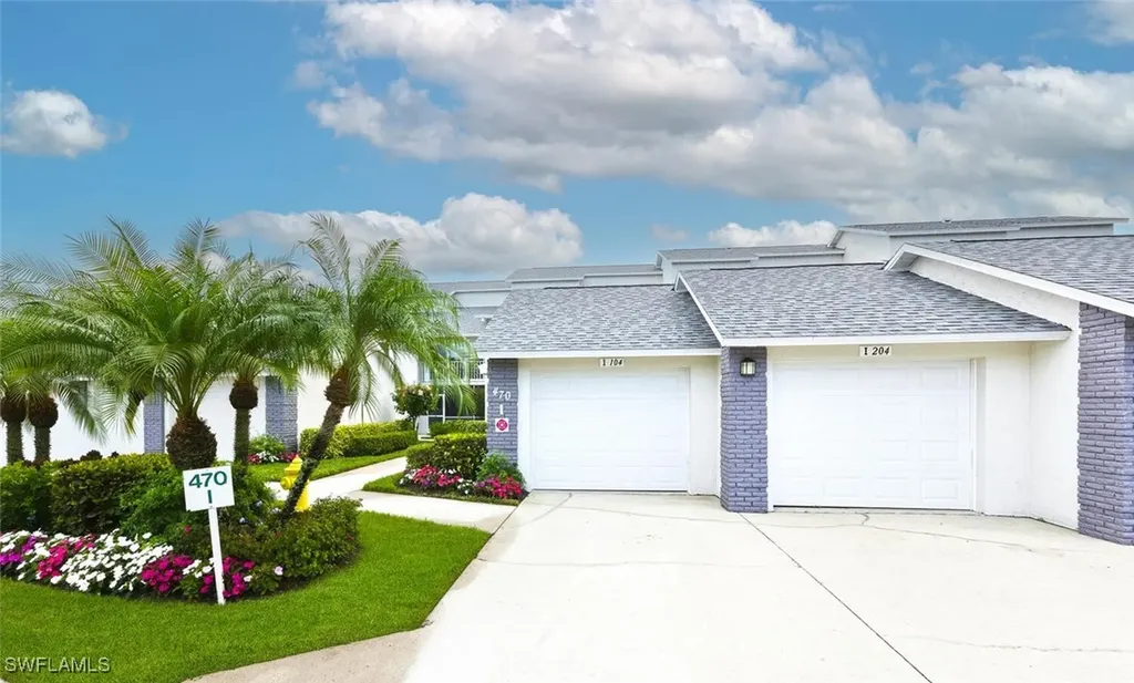 470 Country Hollow Court Naples FL 34104