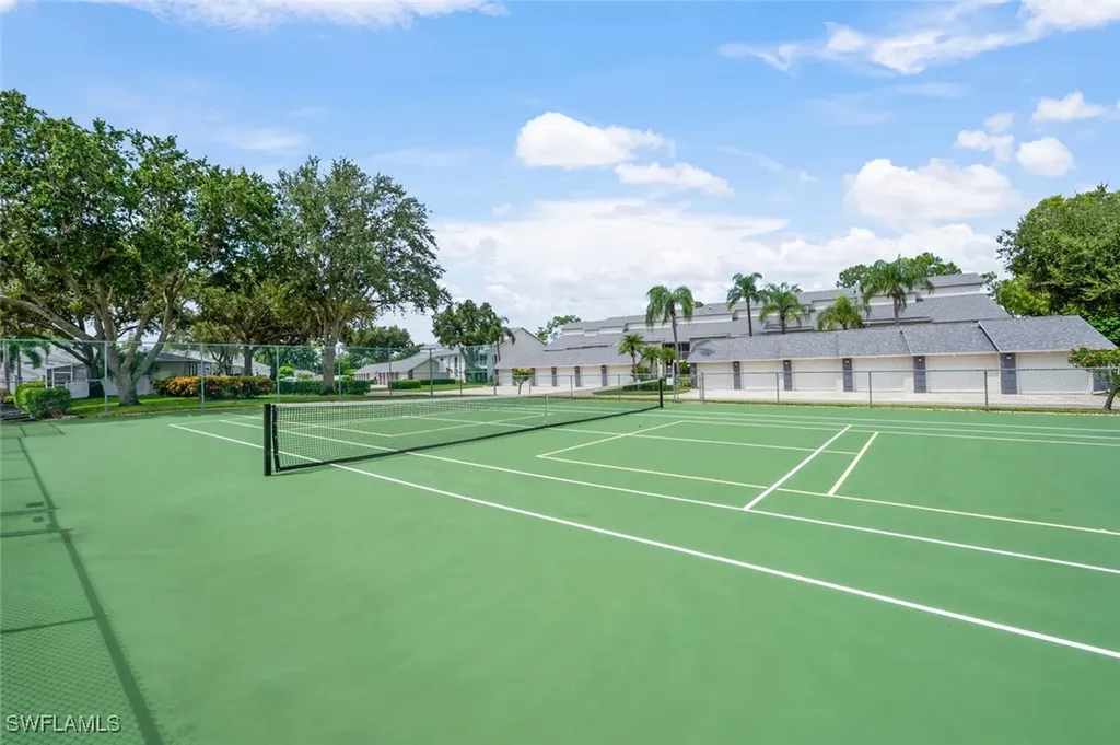 470 Country Hollow Court Naples FL 34104