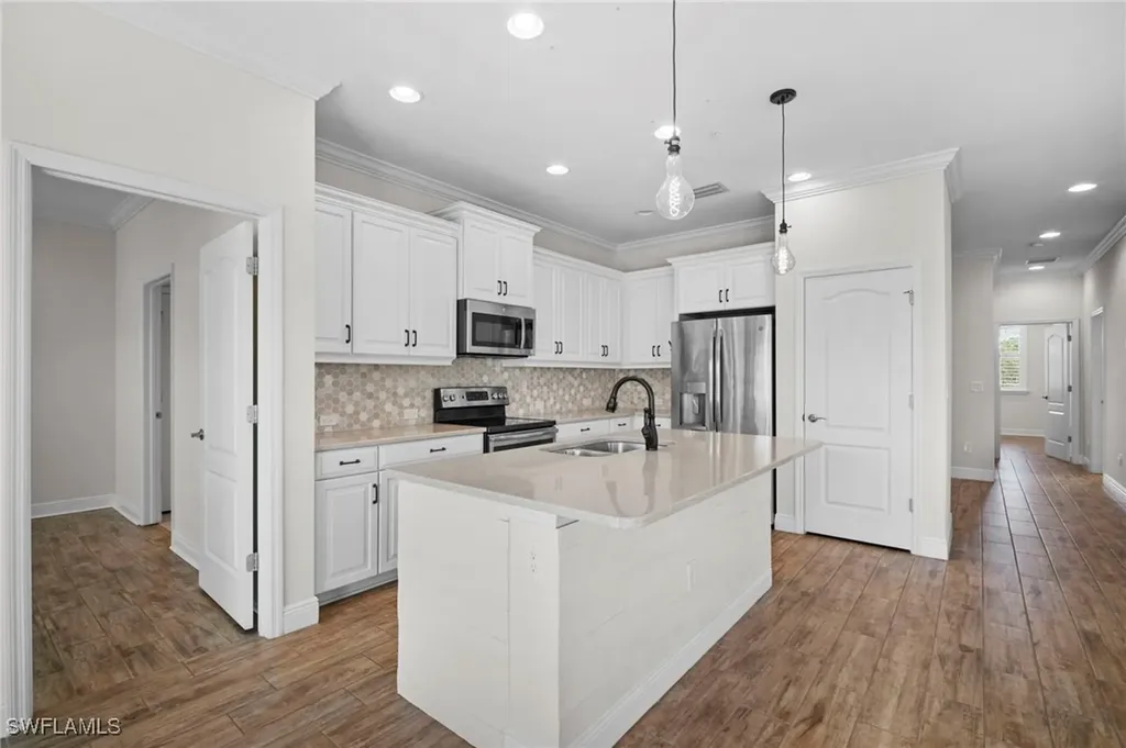 6934 Avalon Circle Naples FL 34112