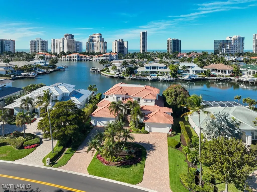 4419 Crayton Road Naples FL 34103