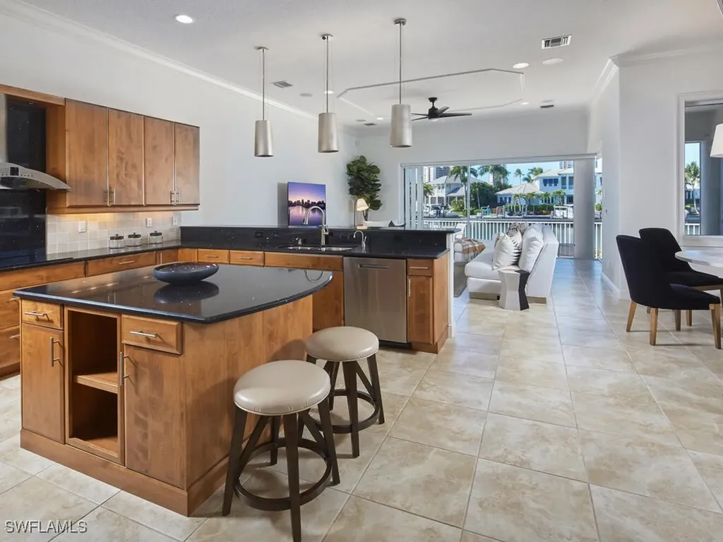 4419 Crayton Road Naples FL 34103