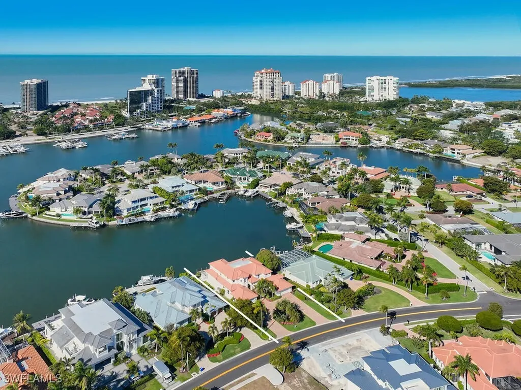 4419 Crayton Road Naples FL 34103