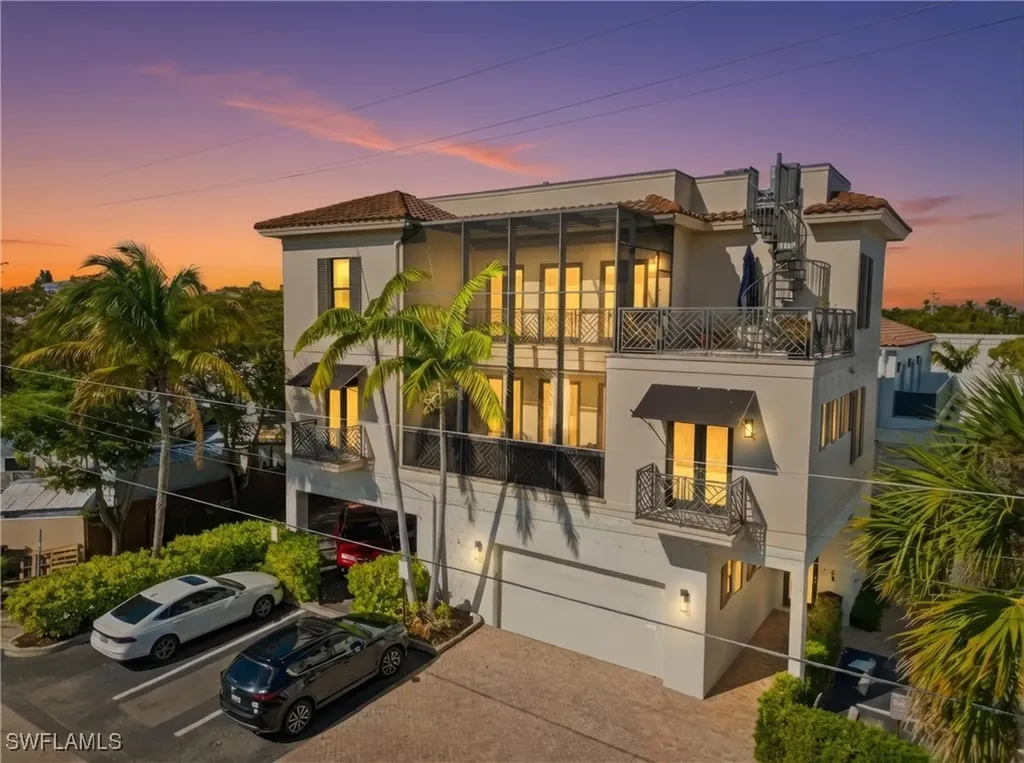 340 12th Avenue S Naples FL 34102