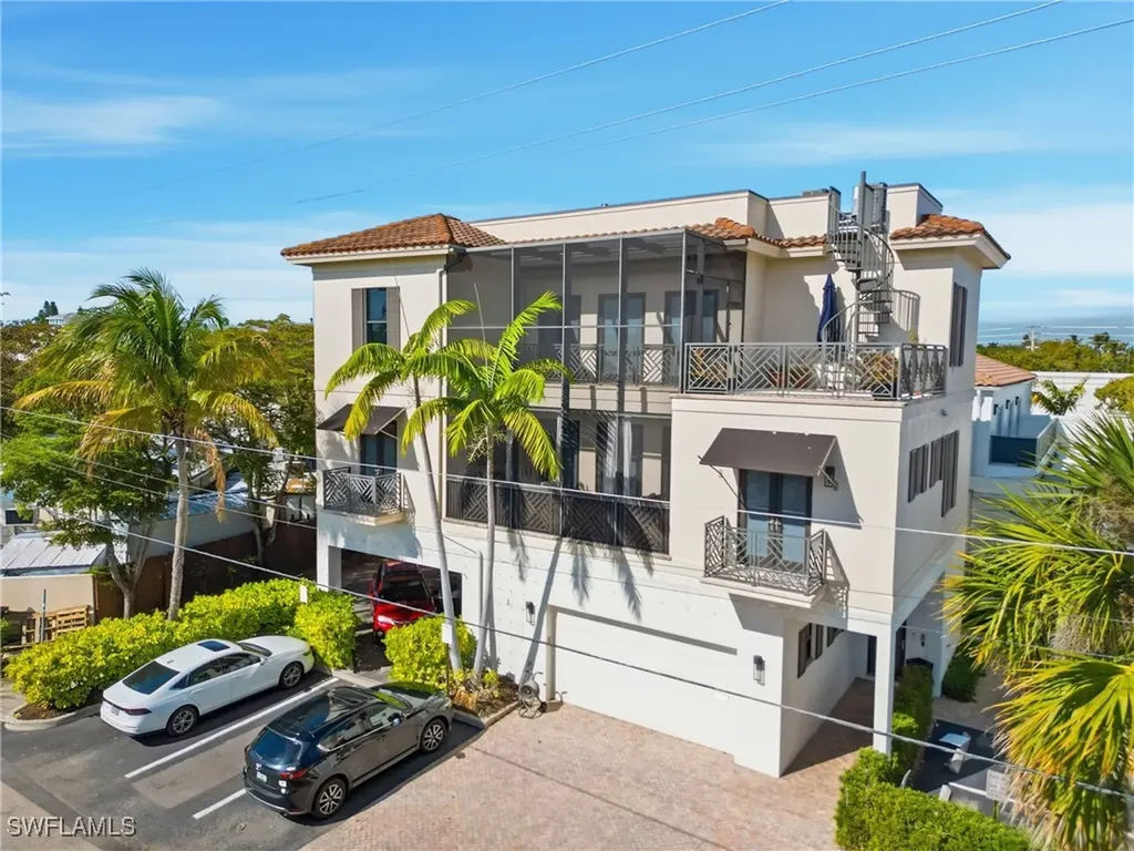 340 12th Avenue S Naples FL 34102