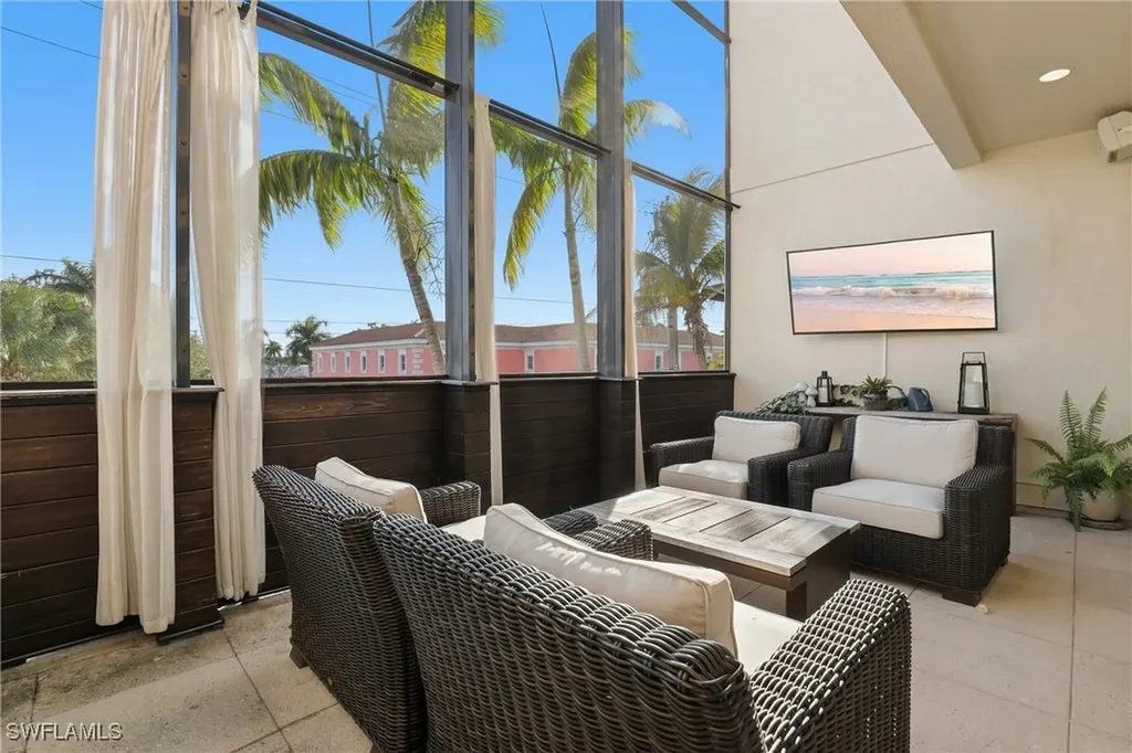 340 12th Avenue S Naples FL 34102