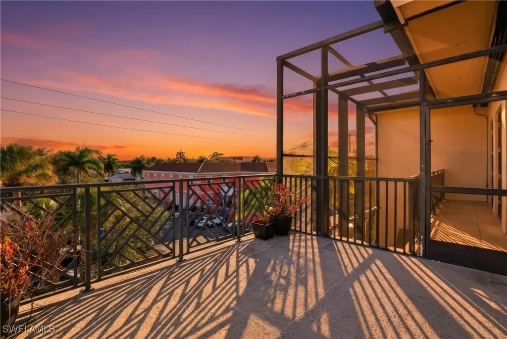 340 12th Avenue S Naples FL 34102