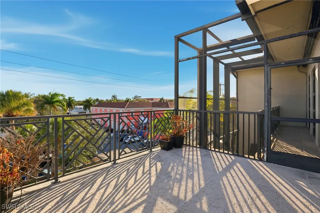 340 12th Avenue S Naples FL 34102