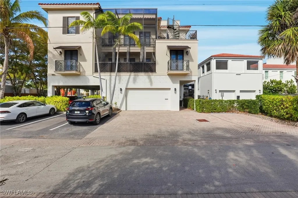 340 12th Avenue S Naples FL 34102