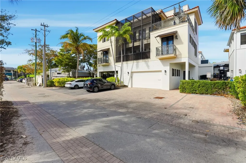 340 12th Avenue S Naples FL 34102