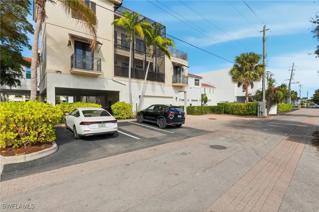 340 12th Avenue S Naples FL 34102