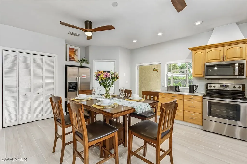 794 95th Avenue N Naples FL 34108