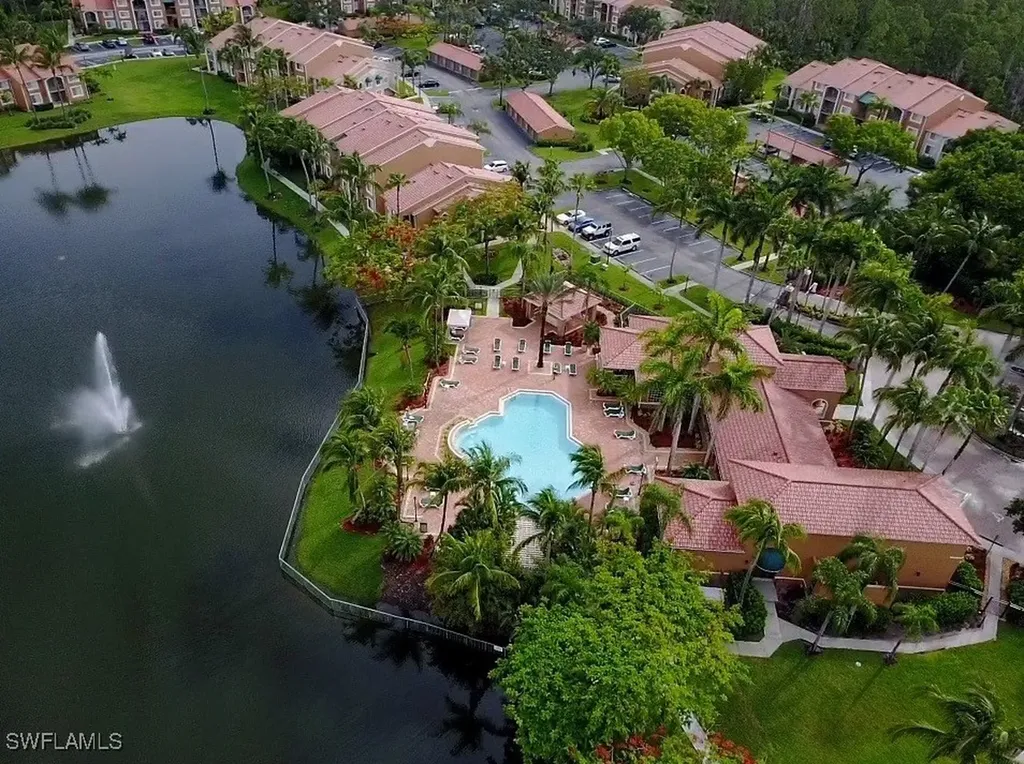 1260 Wildwood Lakes Boulevard Naples FL 34104