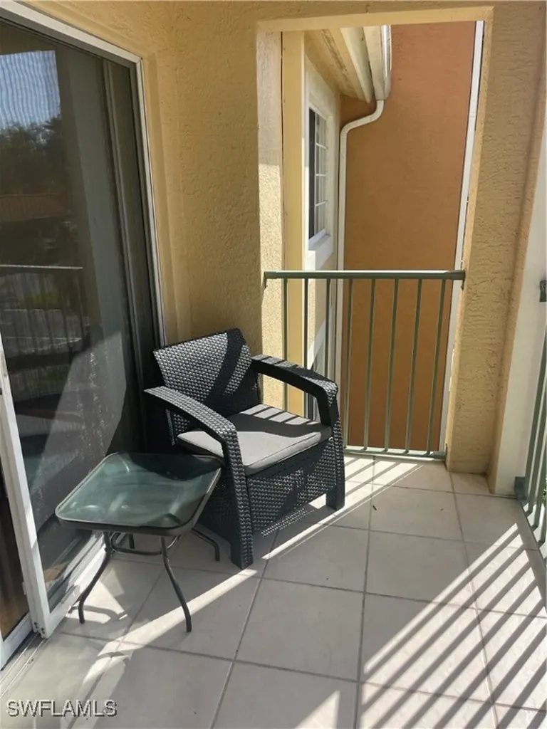 1260 Wildwood Lakes Boulevard Naples FL 34104