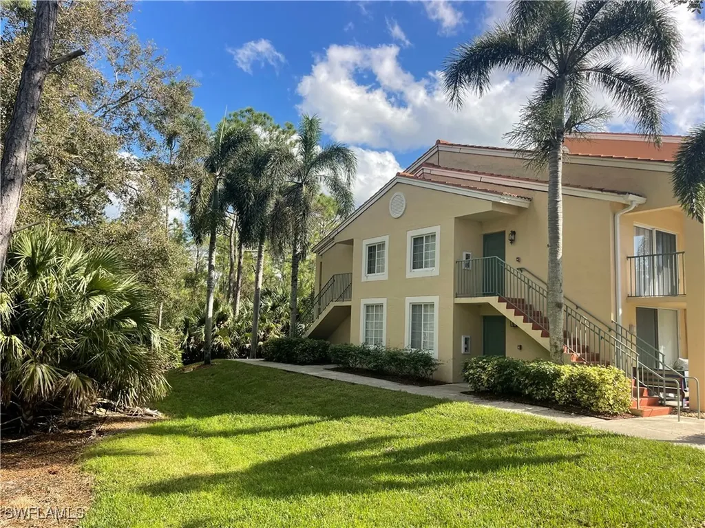 1260 Wildwood Lakes Boulevard Naples FL 34104