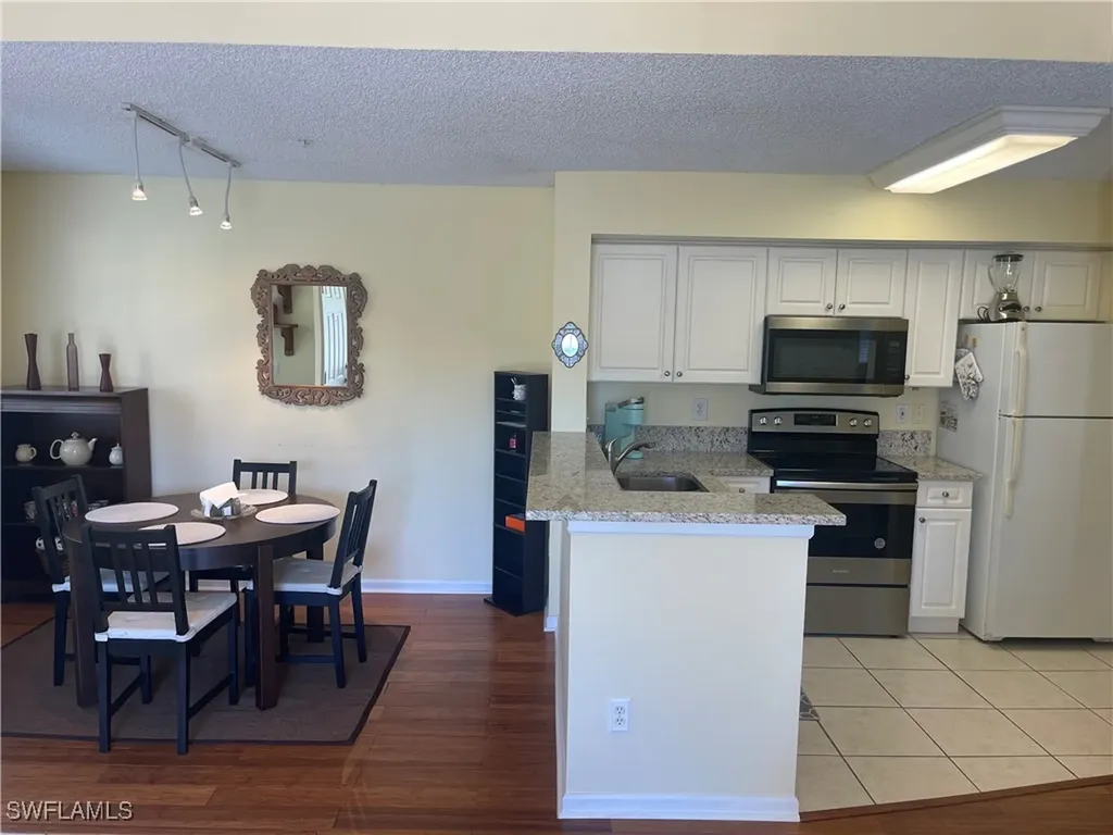 1260 Wildwood Lakes Boulevard Naples FL 34104