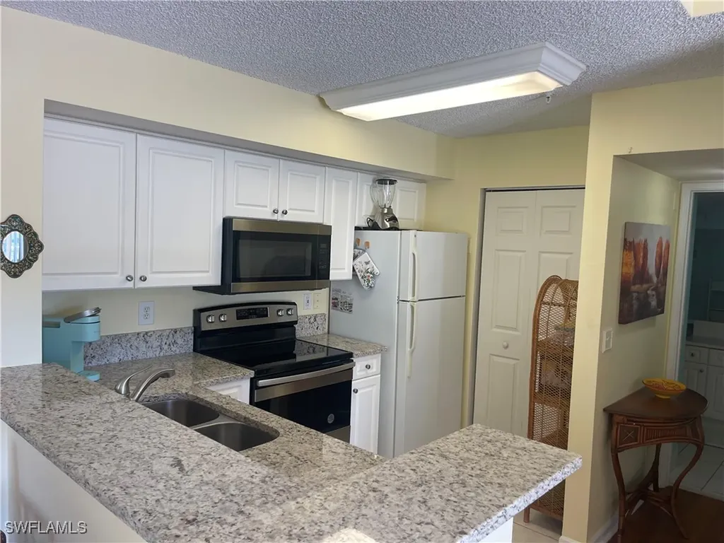 1260 Wildwood Lakes Boulevard Naples FL 34104