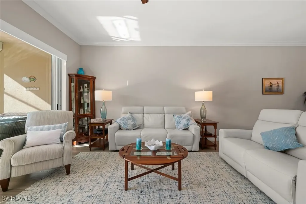 3653 Periwinkle Way Naples FL 34114