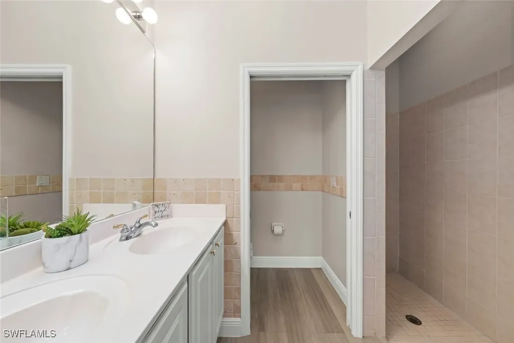 3653 Periwinkle Way Naples FL 34114