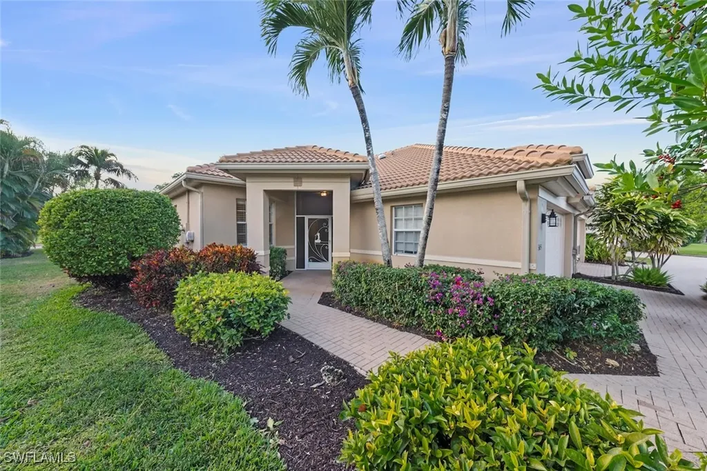 3653 Periwinkle Way Naples FL 34114