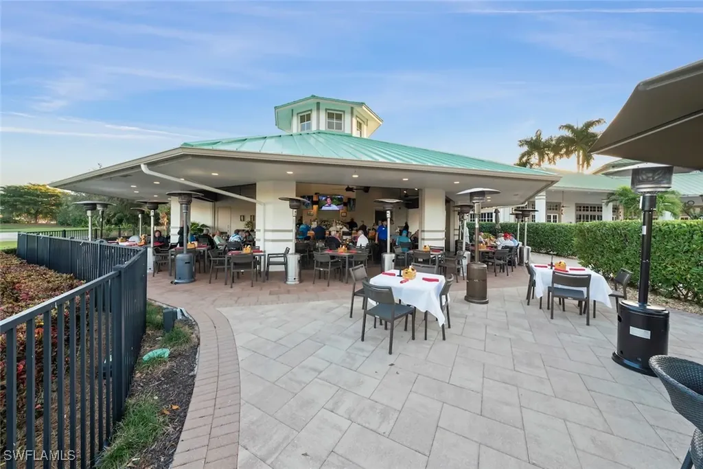3653 Periwinkle Way Naples FL 34114