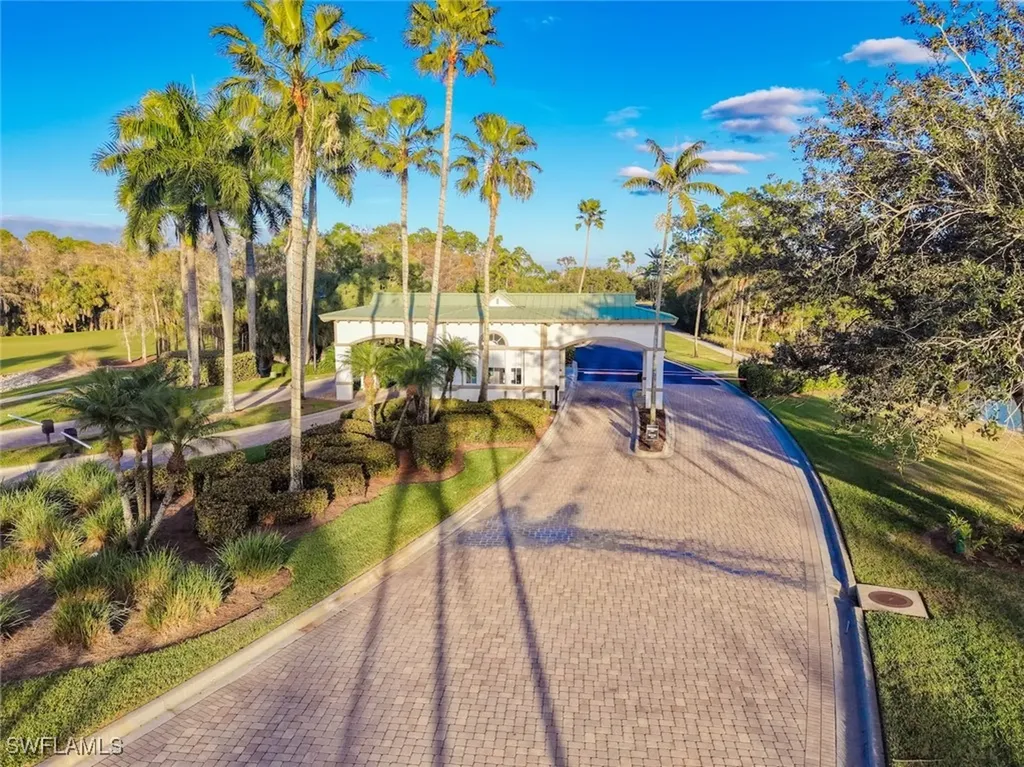 3653 Periwinkle Way Naples FL 34114