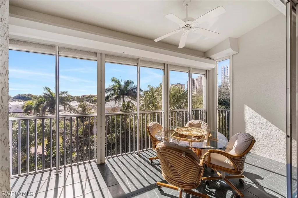 Naples FL, 7725 Pebble Creek Circle, Unit 305