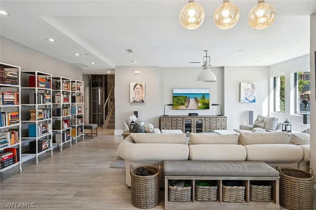 1135 3rd Avenue S Naples FL 34102