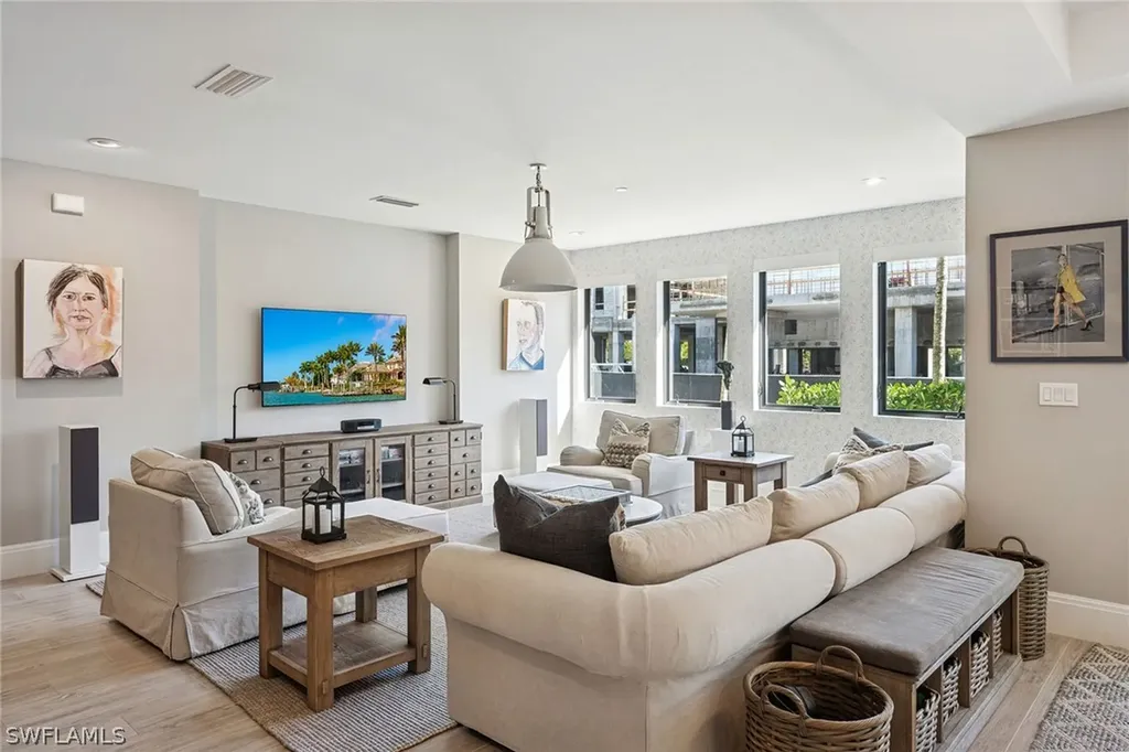 1135 3rd Avenue S Naples FL 34102