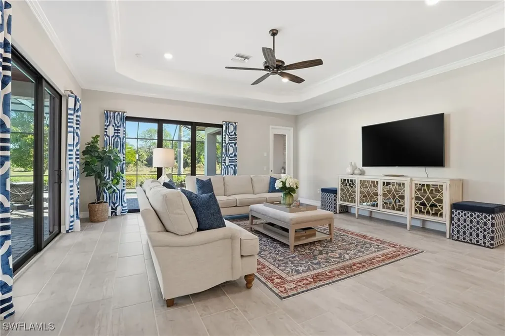 2235 Somerset Place Naples FL 34120