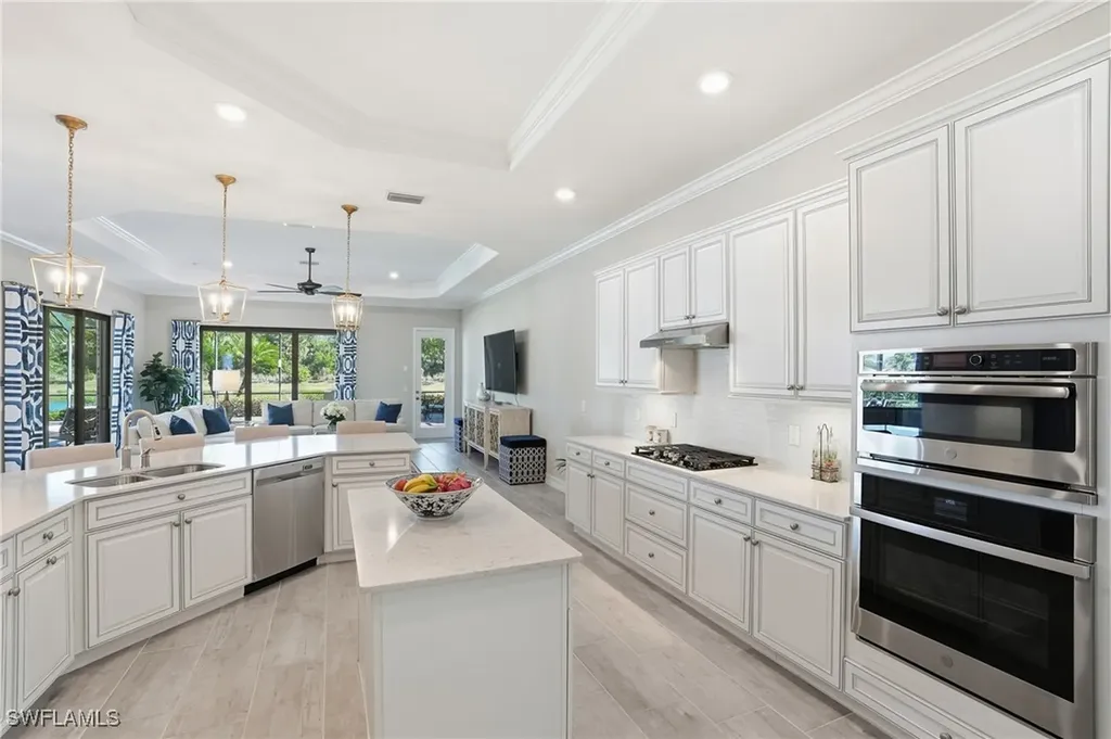 2235 Somerset Place Naples FL 34120