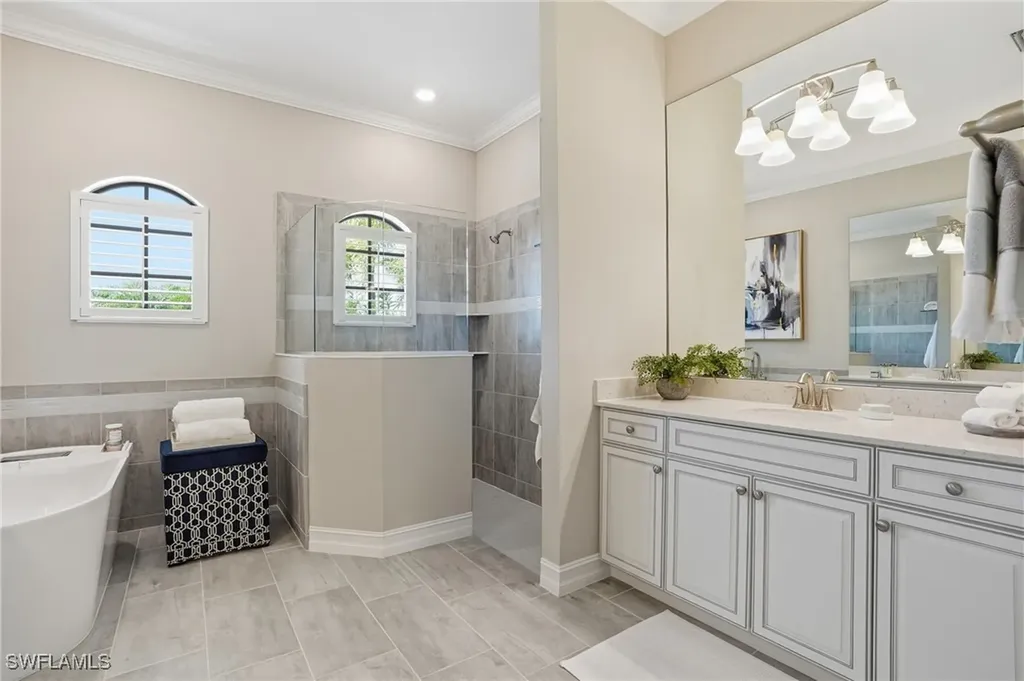 2235 Somerset Place Naples FL 34120