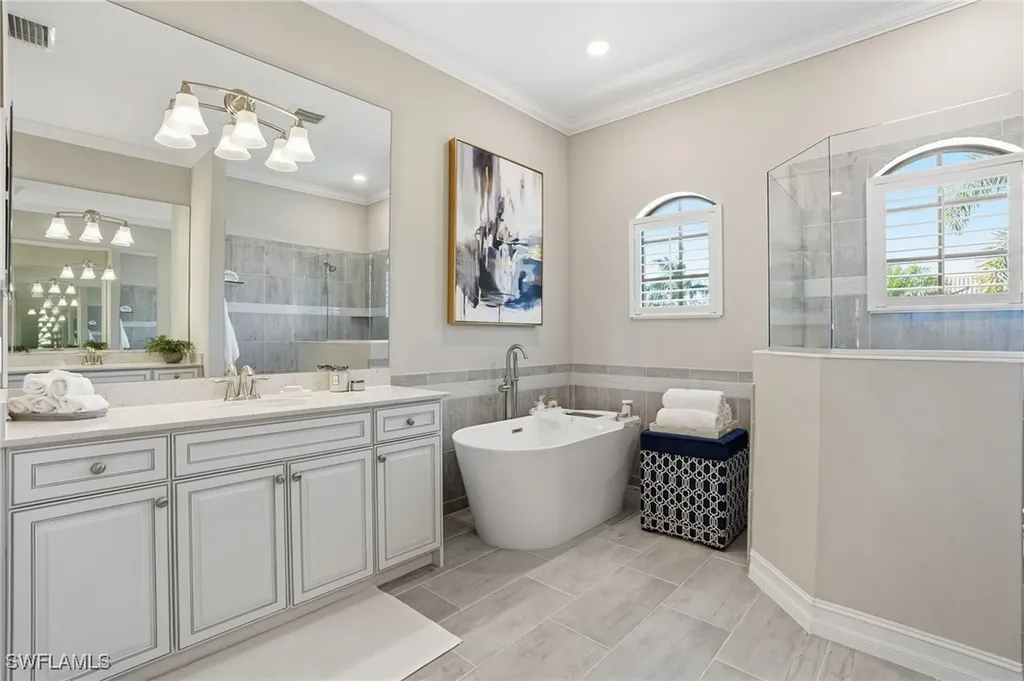 2235 Somerset Place Naples FL 34120
