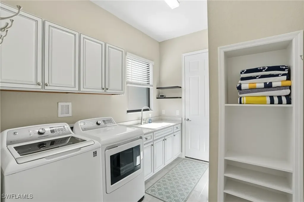 2235 Somerset Place Naples FL 34120