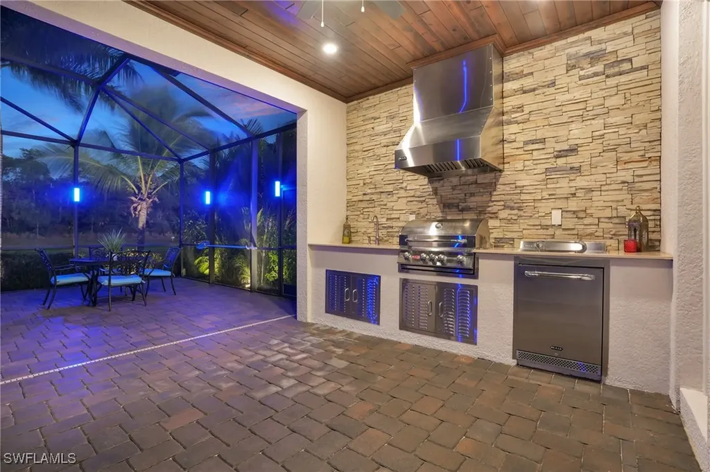 2235 Somerset Place Naples FL 34120