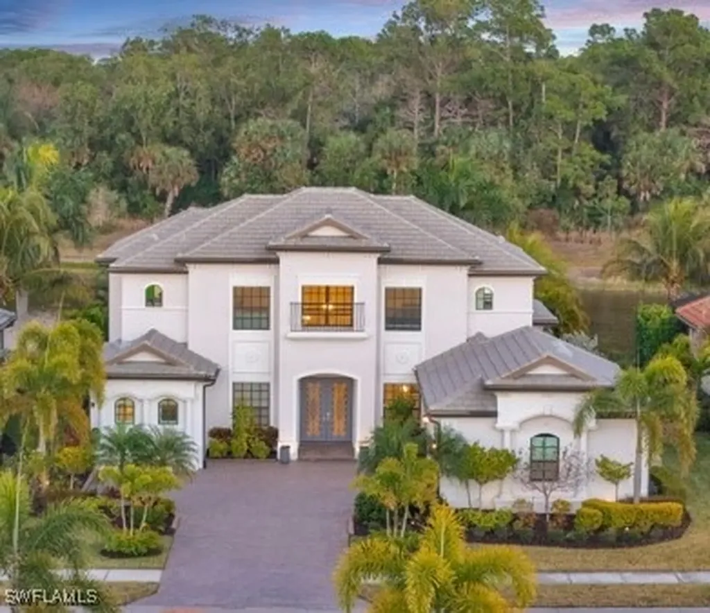 2235 Somerset Place Naples FL 34120