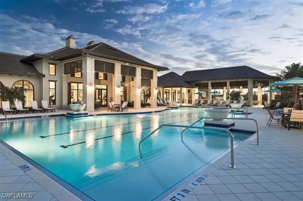 2235 Somerset Place Naples FL 34120
