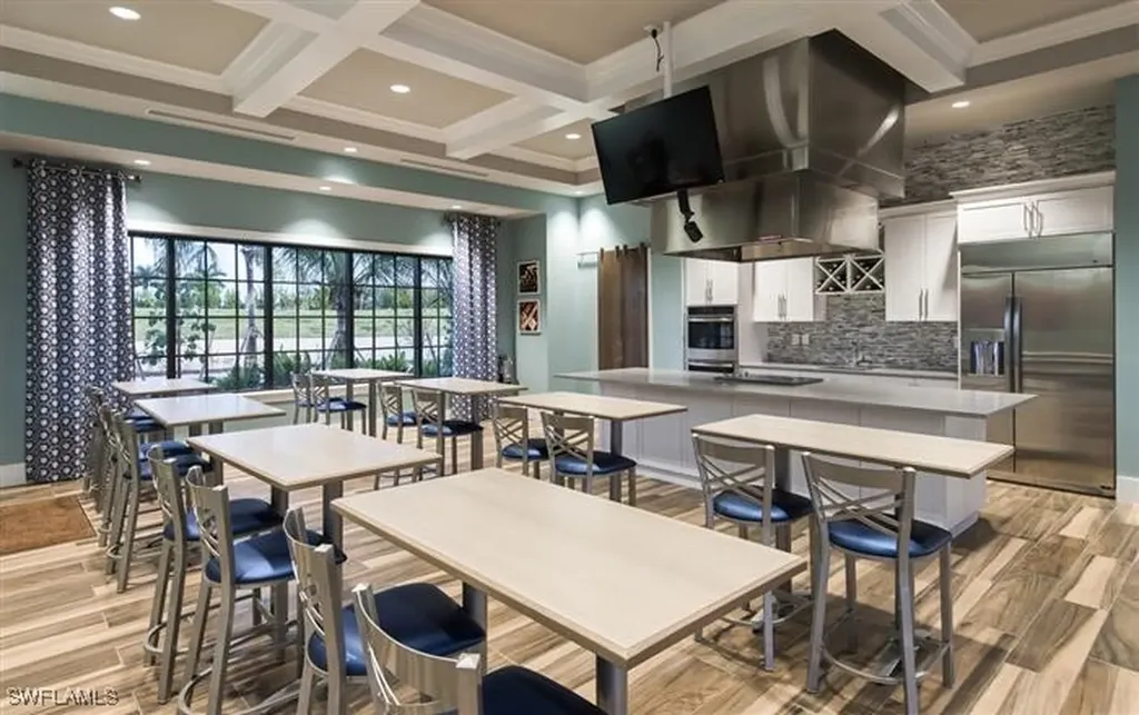 2235 Somerset Place Naples FL 34120